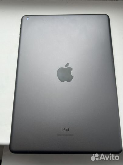 iPad 10.2