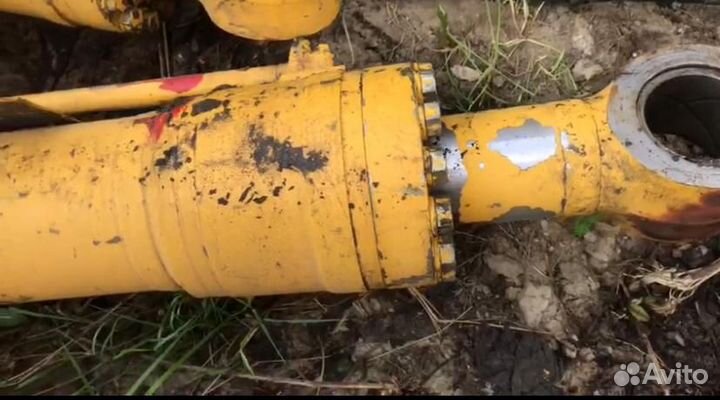 Гидроцилиндр рукояти 707-01-ZX850 Komatsu PC200-7