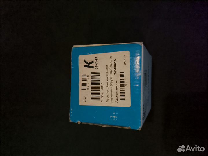 Розетка с безвинтовыми клеммами finder