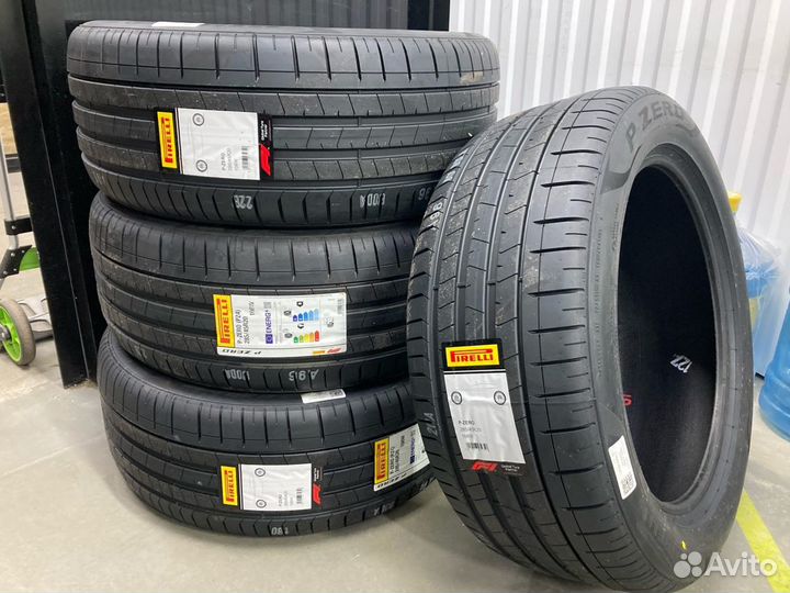 Pirelli P Zero 285/35 R18 97Y