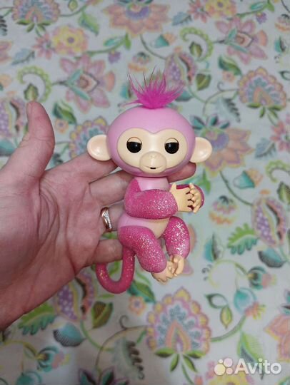 Игрушка обезьяна интерактивная