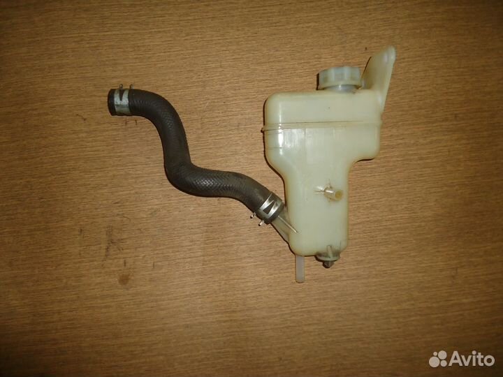 Бачок насоса гидроусилителя Mazda 626 GD Coupe 2.2