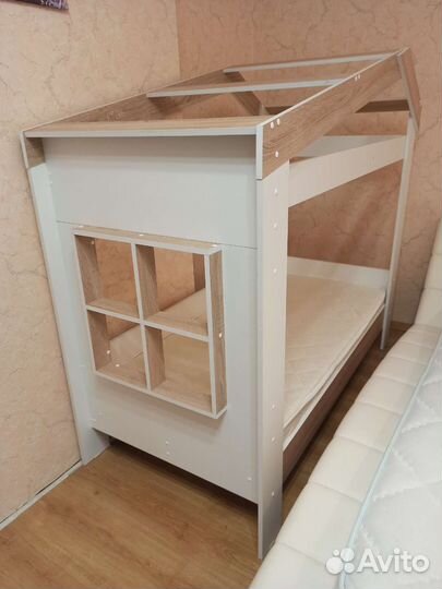 Детская кровать-домик от 3 лет с матрасом бу