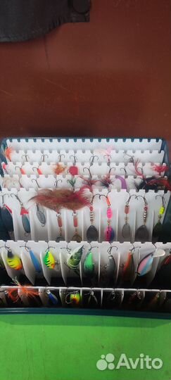 Ящик с приманками для спиннинга