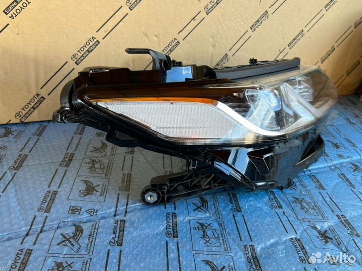 Фара светодиодная правая Toyota Camry 70 17-23