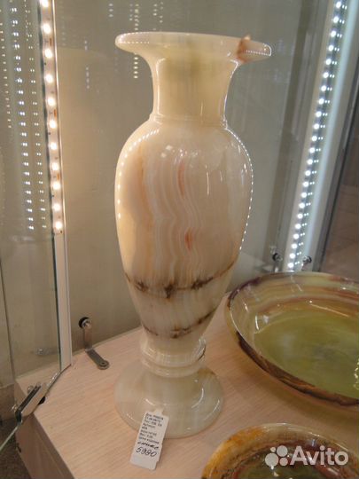 Вазы большая из оникса