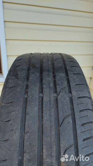Continental ContiPremiumContact 2 215/60 R17 96H