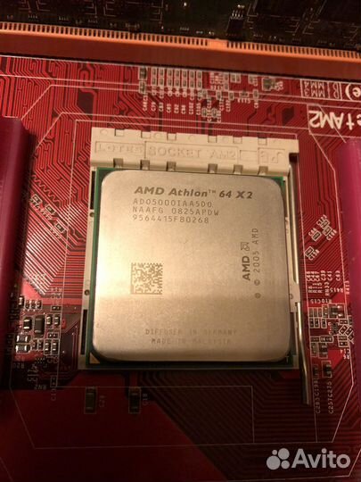 Материнская плата с процессором и памятью