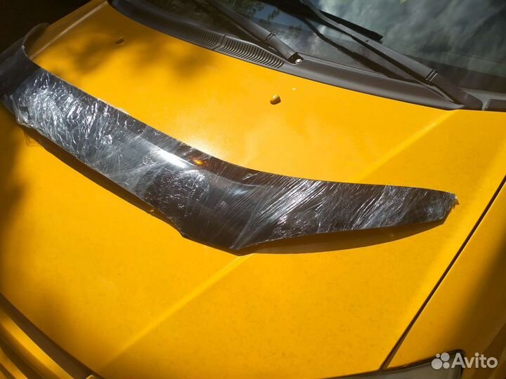 Дефлектор капота (мухобойка)