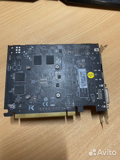 Материнская плата с процессором и оперативкой