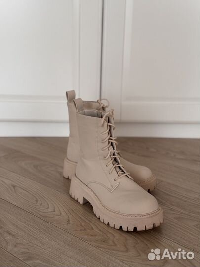 Ботинки демисезонные бежевые 37