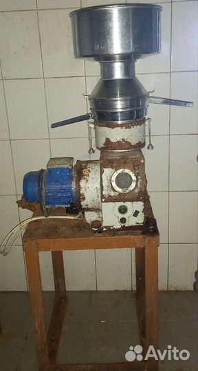 Сепаратор,молокопровод