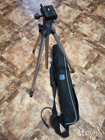Штатив СССР с быстросъемной площадкой. Чехол benro