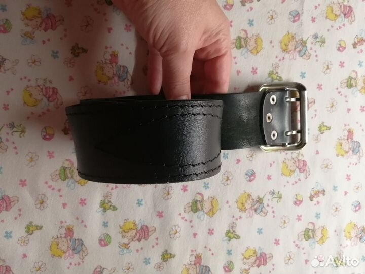 Мужской кожаный ремень черный