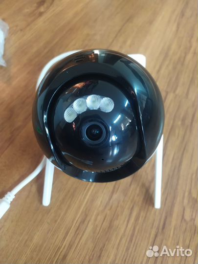 Охранная камера видеонаблюдения