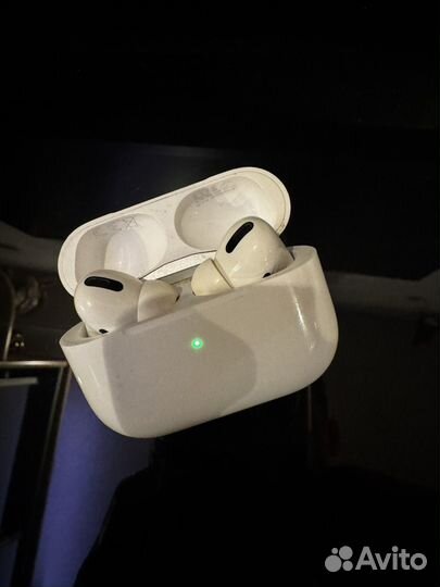 Air pods pro (1st gen)