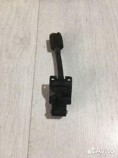 Форсунка омывателя lexus IS350 3.5 ат седан