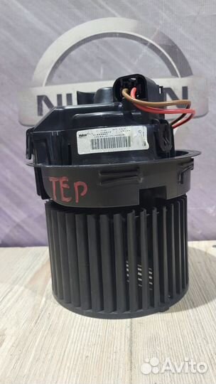 Вентилятор мотор печки отопителя Nissan terrano D1