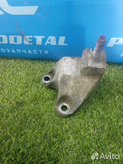 Кронштейн кпп левый Ford Focus 2 седан 2005-2008