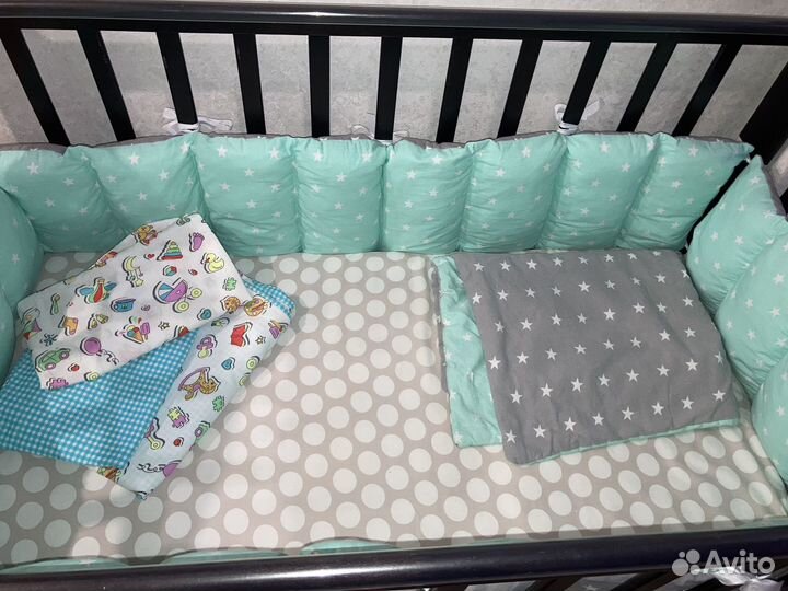 Детская кровать с маятником