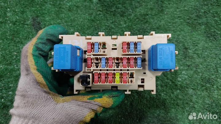 Блок предохранителей салонный Nissan Qashqai J10
