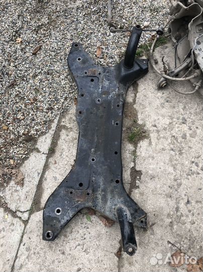 Подрамник передний lancer 10