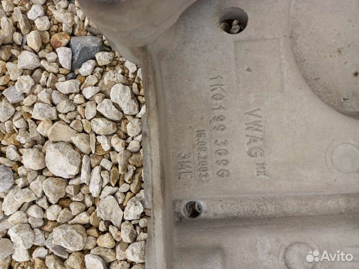 Передний подрамник VW Jetta 5