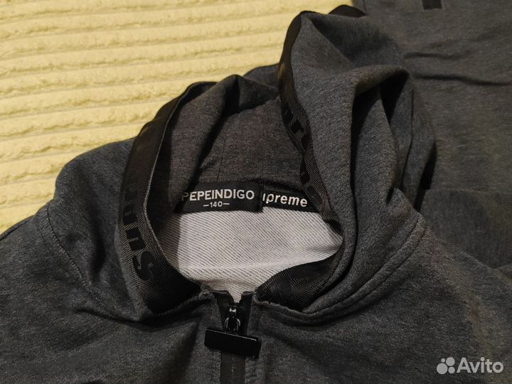 Спортивный костюм для мальчика 140 р