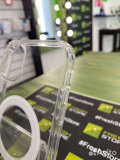 Чехол прозрачный с MagSafe для iPhone 11