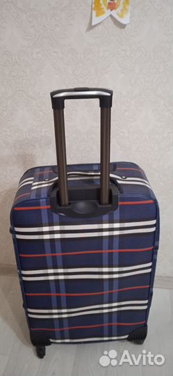 Чемодан на колесах большой