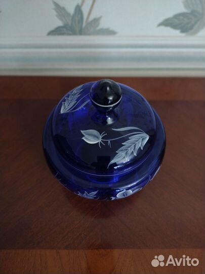 Ваза конфетница с крышкой. Богемское стекло. Новая