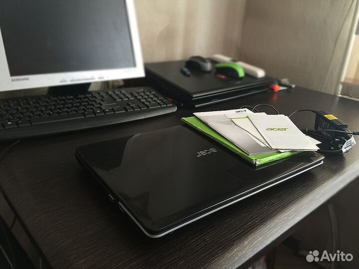 В отличном состоянии 4ядра 4гб SSD Acer