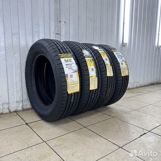 Westlake SA37 245/40 R20