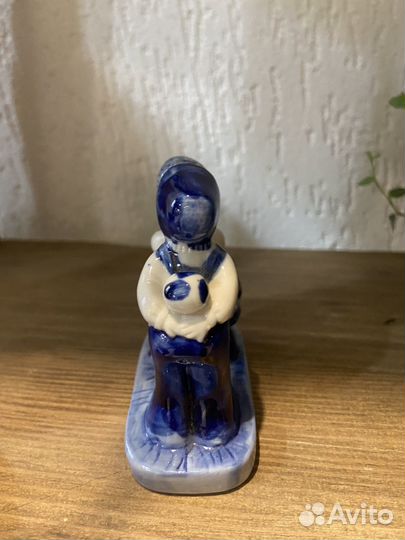 Статуэтка фарфор
