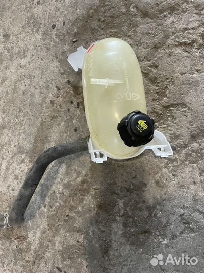 Расширительный бачок largus завод