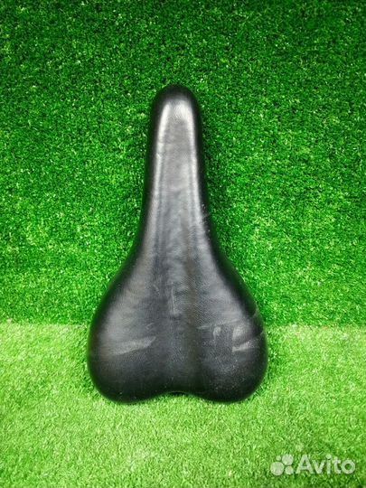 Седло сиденье велосипедное черное