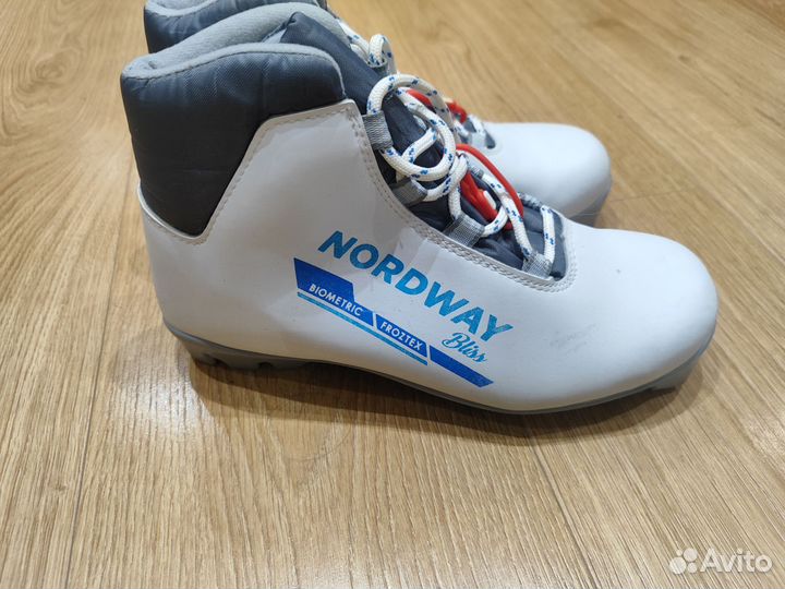 Лыжные ботинки