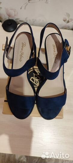 Продам женские босоножки