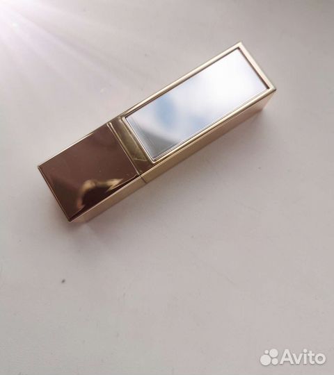 Помада Estee lauder