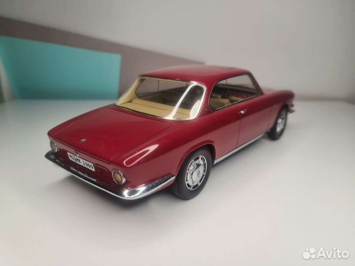 Зарезервирован. Модель автомобиля BMW 3200 cs 1:18