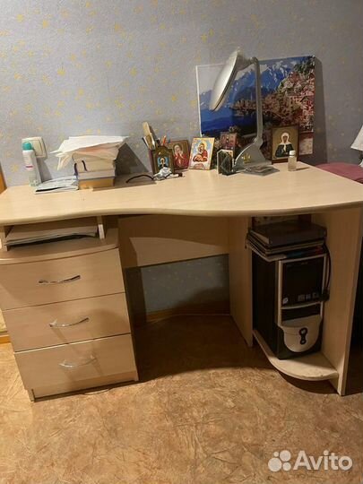 Письменный стол