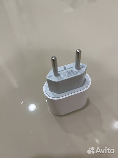Зарядка на iPhone 20w