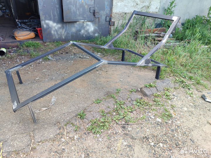 Шезлонг. Металлический каркас