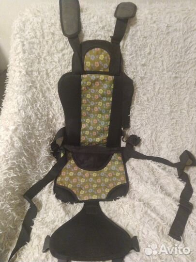 Бескаркасное детское автомобильное кресло