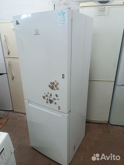 Холодильник Indesit