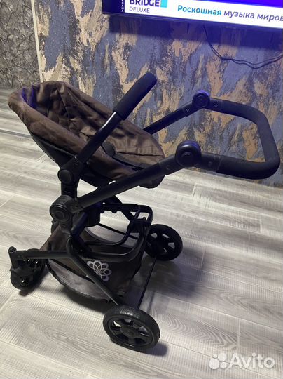 Коляска для кукол