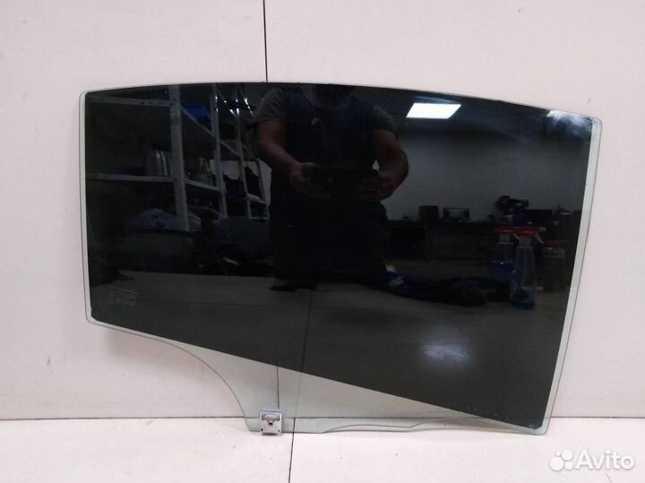 Стекло двери задней правой Mazda 3 BK 2002-2009