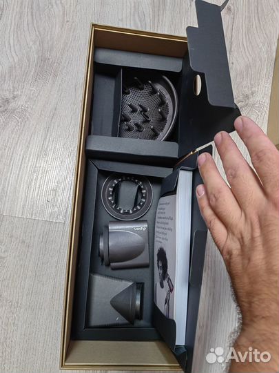 Фен Dyson HD04 Supersonic Professional Edition