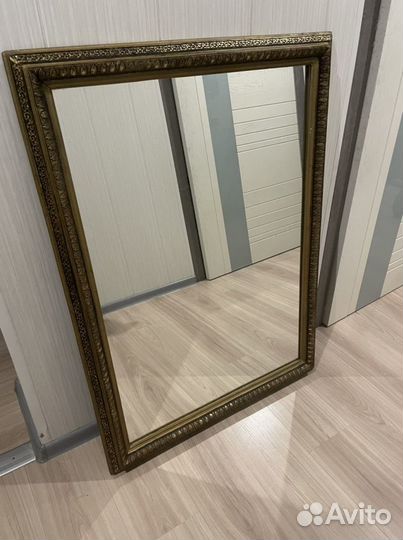 Зеркало в шикарной рамке