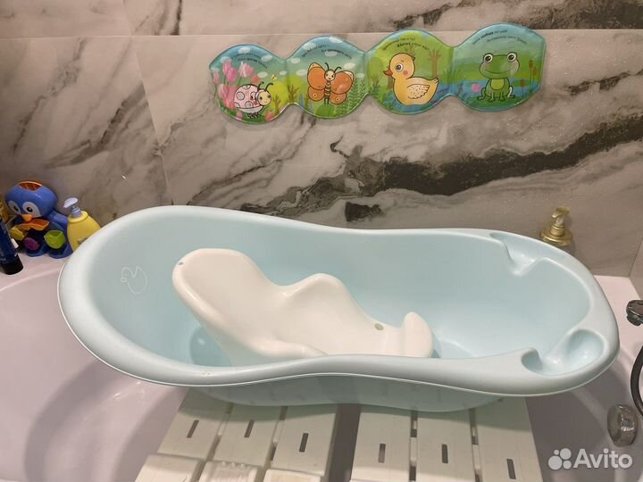 Ванночка для купания с подставкой и горкой